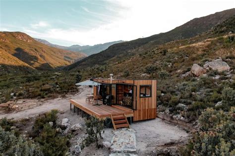 Unplug and Reconnect with Nature in a River Mafic Cabin